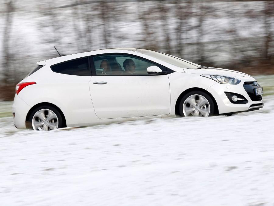  Hyundai i30 3-Door 2012 года  (фото 14 из 18)